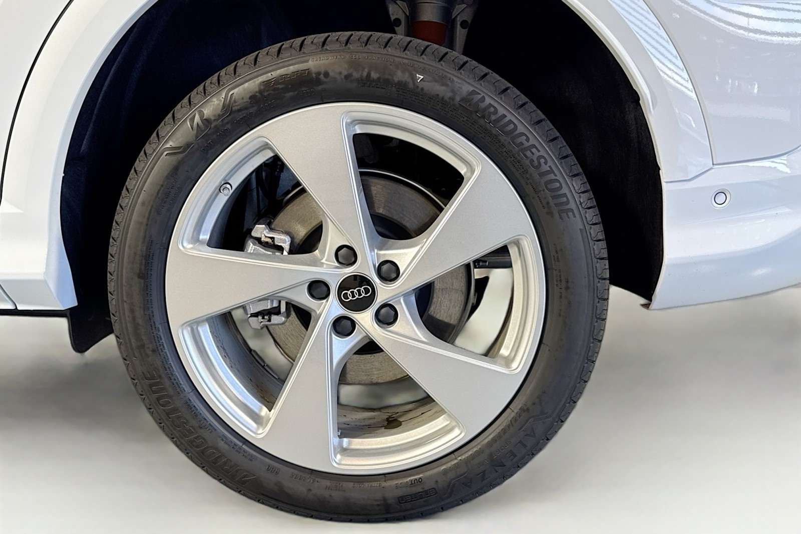 New 2025 Glacier White Metallic Audi Premium Plus 2.0 TFSI quattro image 28