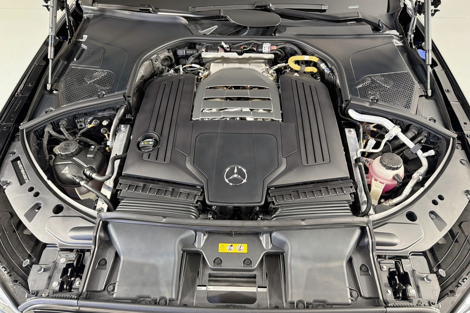 New 2027 Obsidian Black Metallic Mercedes-Benz S 580 4MATIC® Sedan image 10
