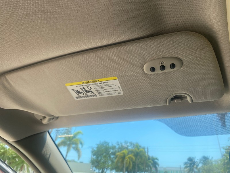 2012 Chrysler Town & Country 1 OWNER LOW MILES 58.411 in , 