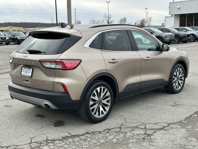 2021 Ford Escape Titanium 3