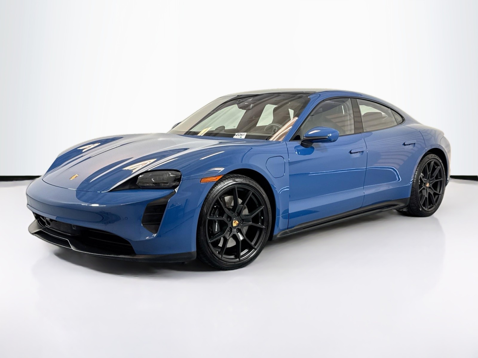 2024 Porsche Taycan GTS's photo