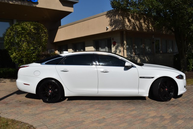 2017 Jaguar XJ Navi Leather Moonroof Blind Spot Heated Front Seats Rear Camera MSRP $90,321 14