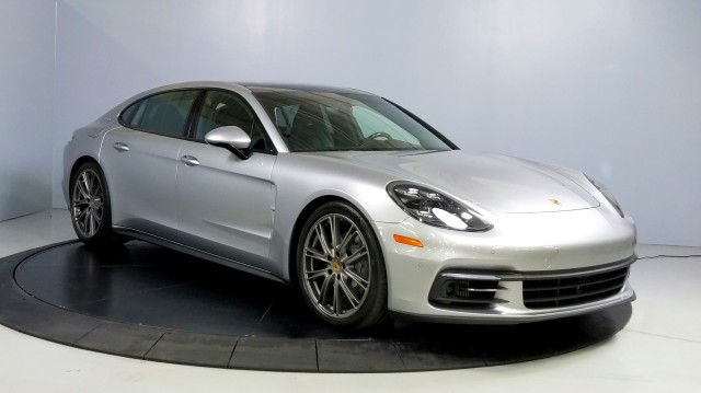 2018 Porsche Panamera 4S Executive 8