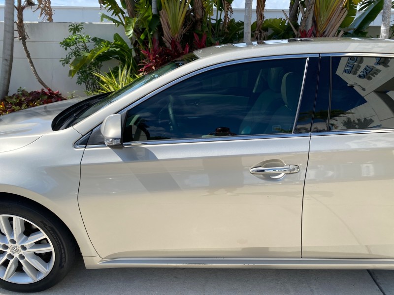 2013 Toyota Avalon XLE Premium LOW MILES 56,196 in , 