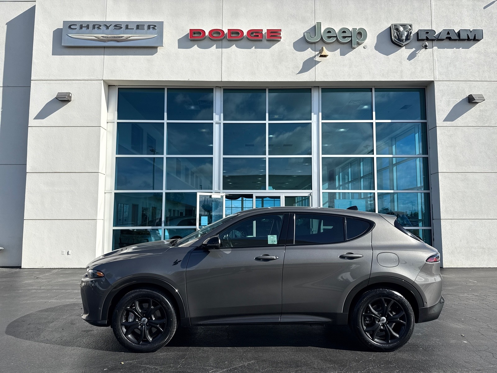 View vehicle photo 5