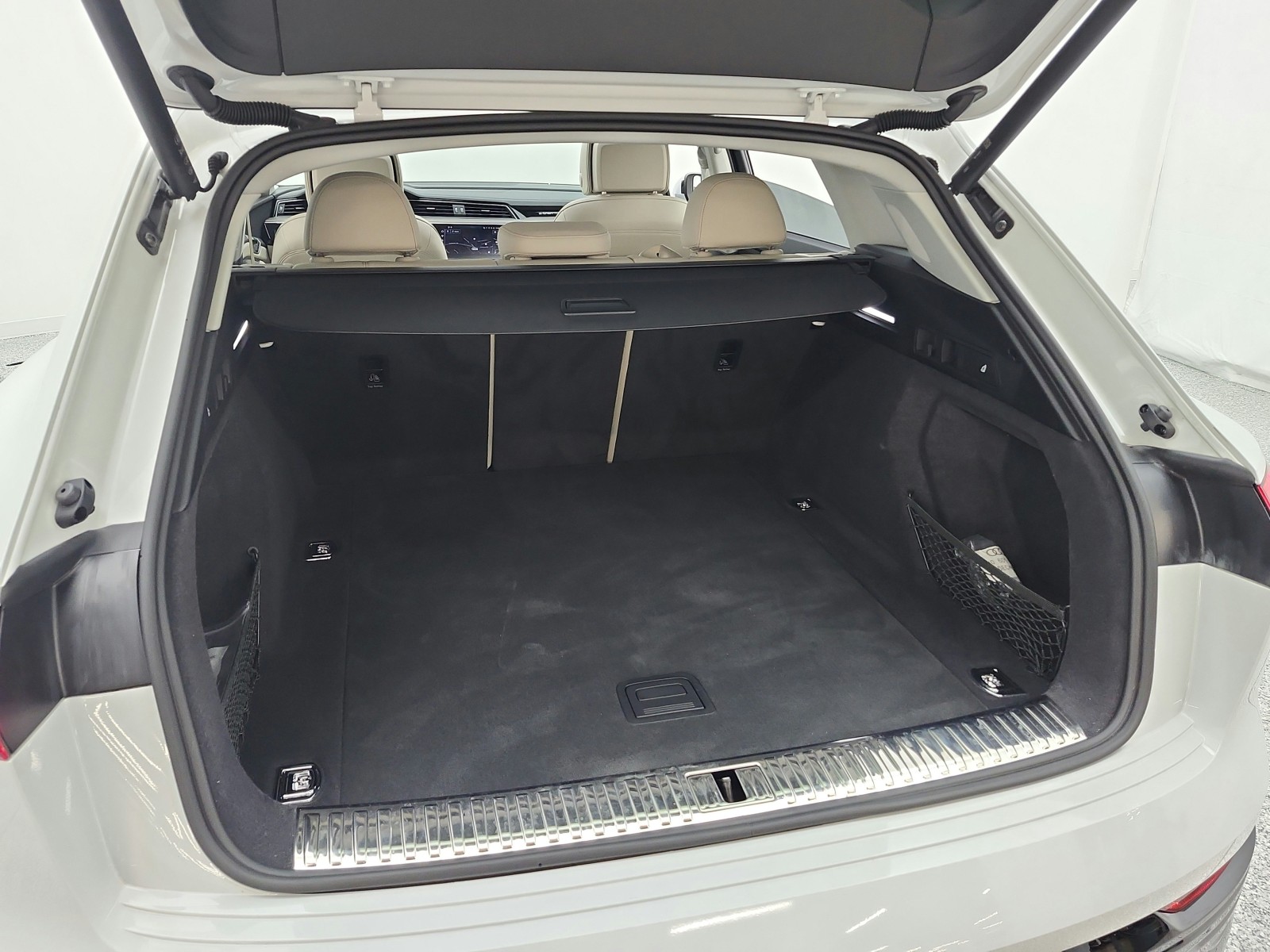 Used 2024 Glacier White Metallic Audi Premium Plus quattro image 21