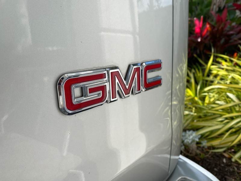 2013 GMC SAVANA HI TOP CONVERSION HANDICAP LIFT LOW MILES 24,857 in , 