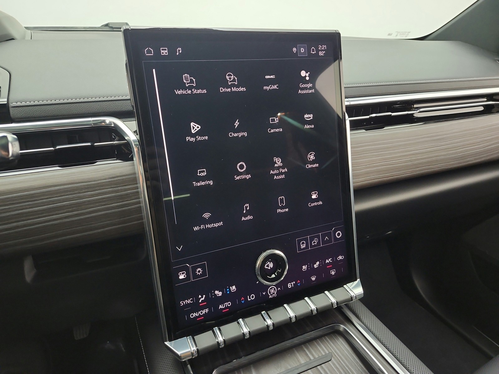 Used 2025 Onyx Black GMC e4WD Crew Cab Max Range Denali image 10