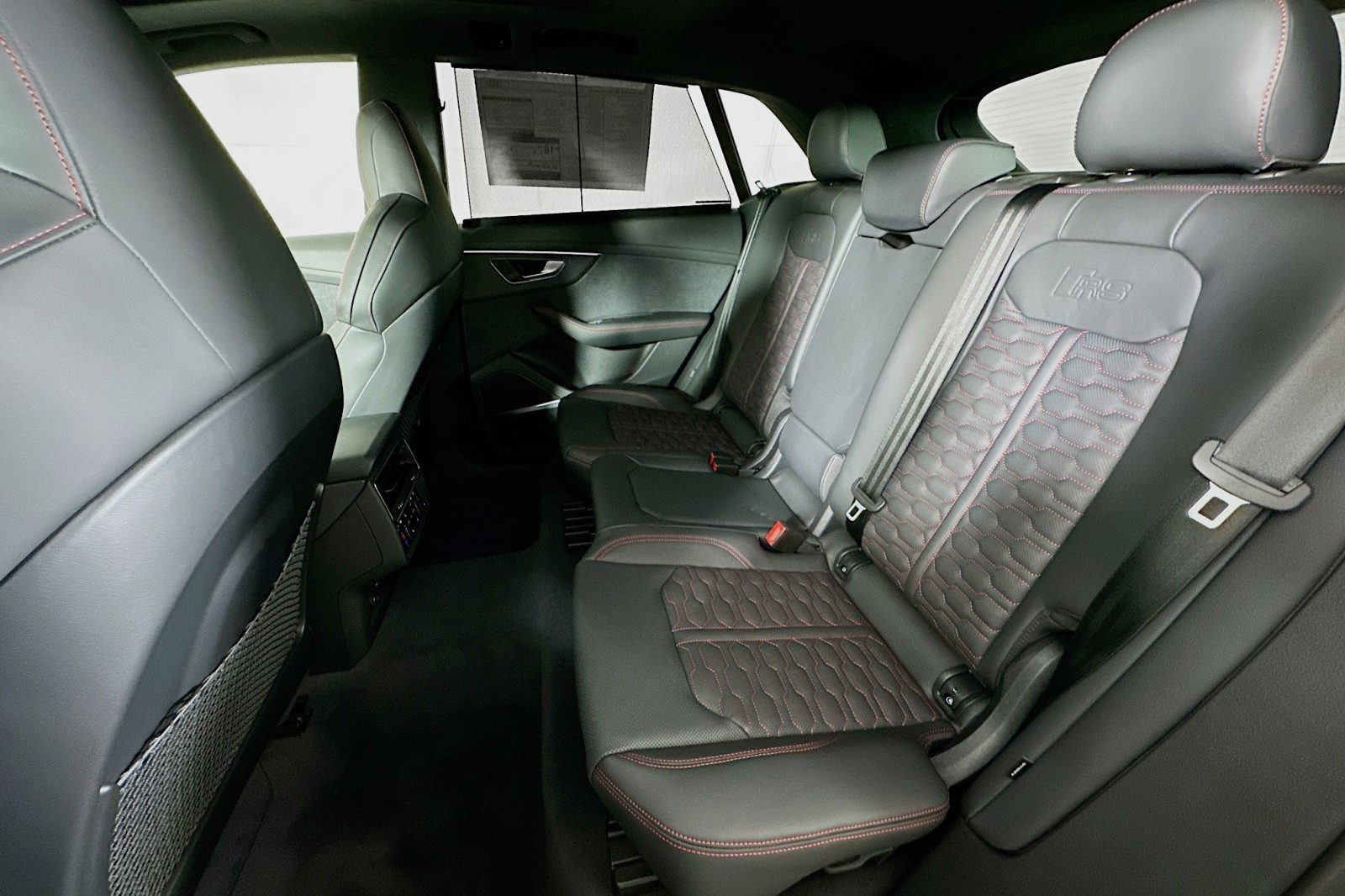 New 2026 Daytona Gray Pearl Effect Audi performance image 9