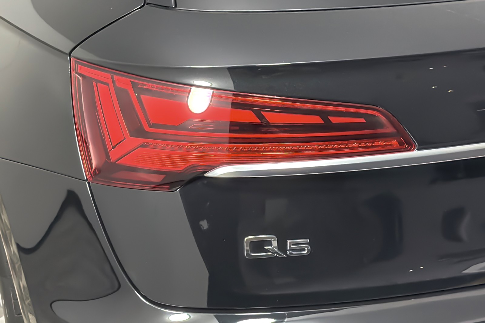 Used 2023 Mythos Black Metallic Audi Premium Plus 40 TFSI quattro image 26