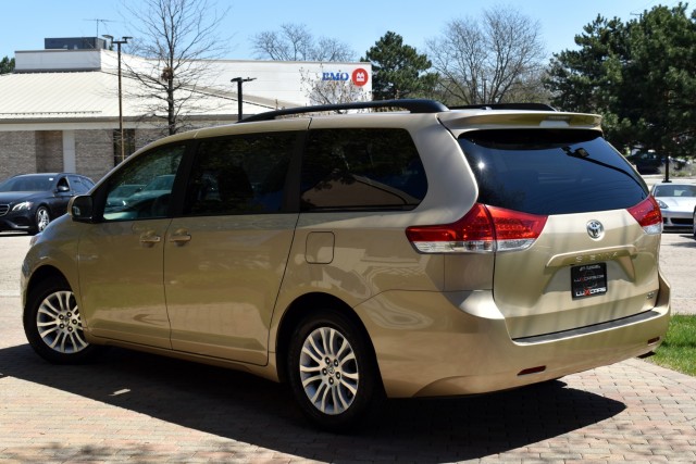 2011 Toyota Sienna One Owner Leather 8 Passenger Moonroof Rear View C 8