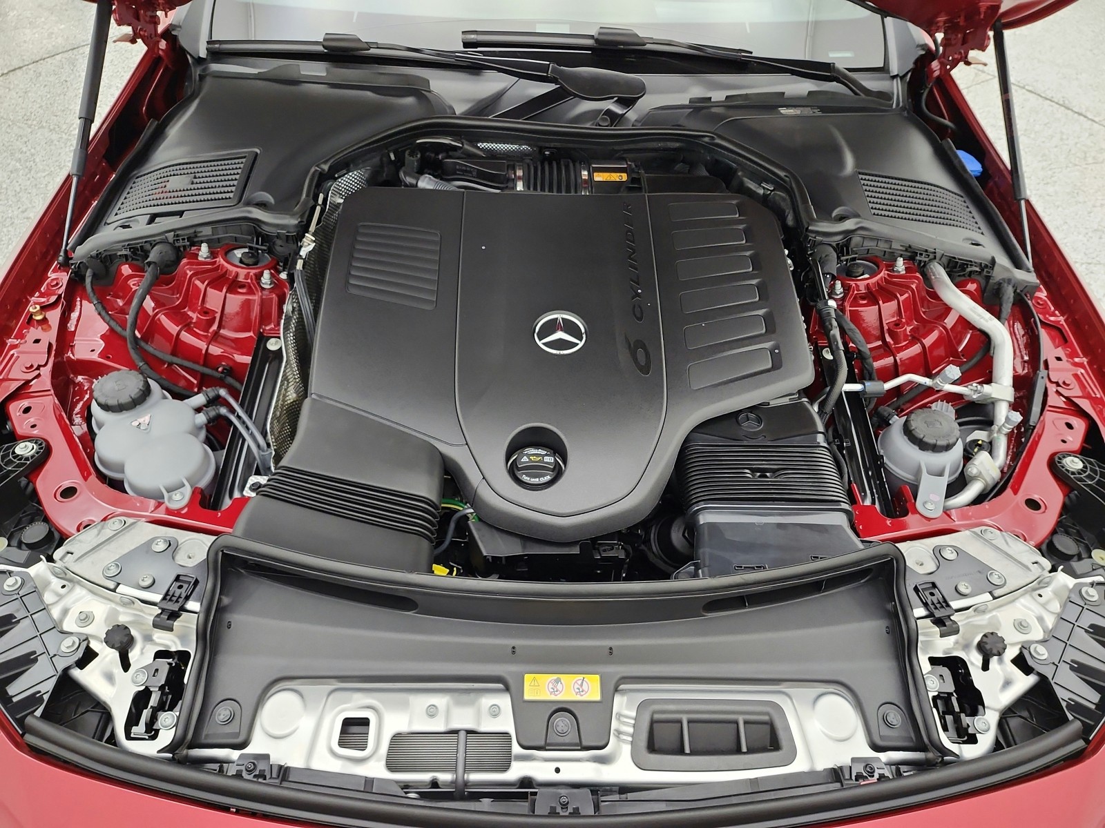 New 2027 MANUFAKTUR Patagonia Red Metallic Mercedes-Benz CLE 450 4MATIC® Coupe image 11