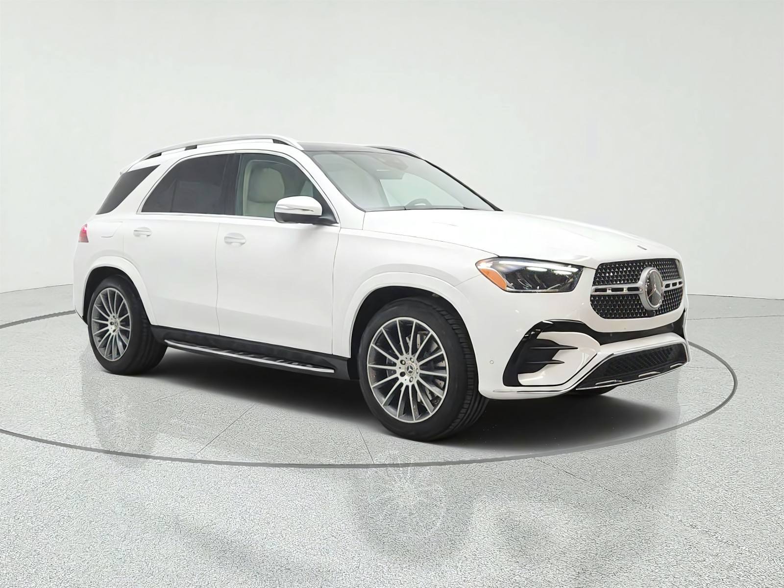 Used 2024 Polar White Mercedes-Benz GLE 350 4MATIC® SUV image 3