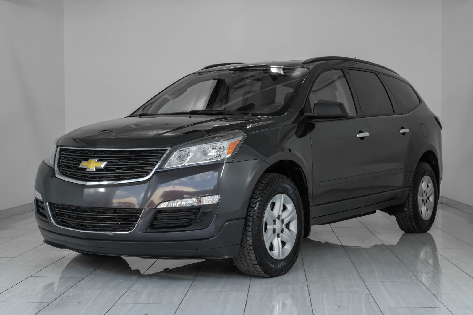 2017 Chevrolet Traverse LS AWD REAR CAMERA BLUETOOTH THIRD ROW SEAT POWER  4