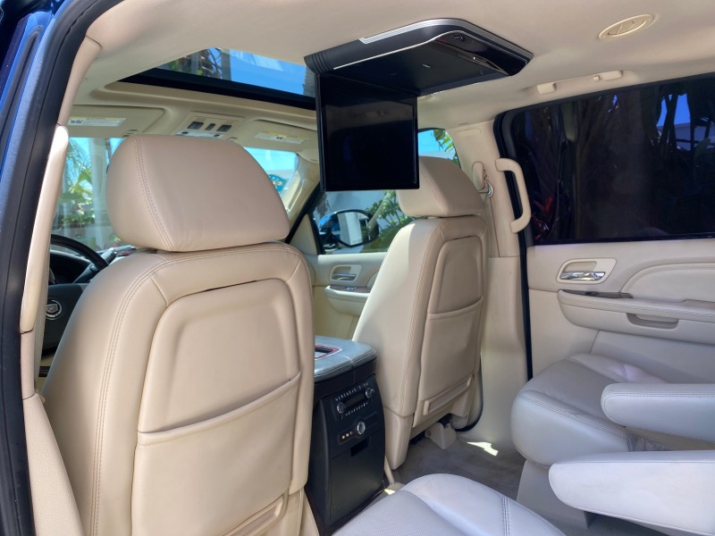 2007 Cadillac Escalade ESV SUNROOF AWD LOW MILES 47,118 in , 
