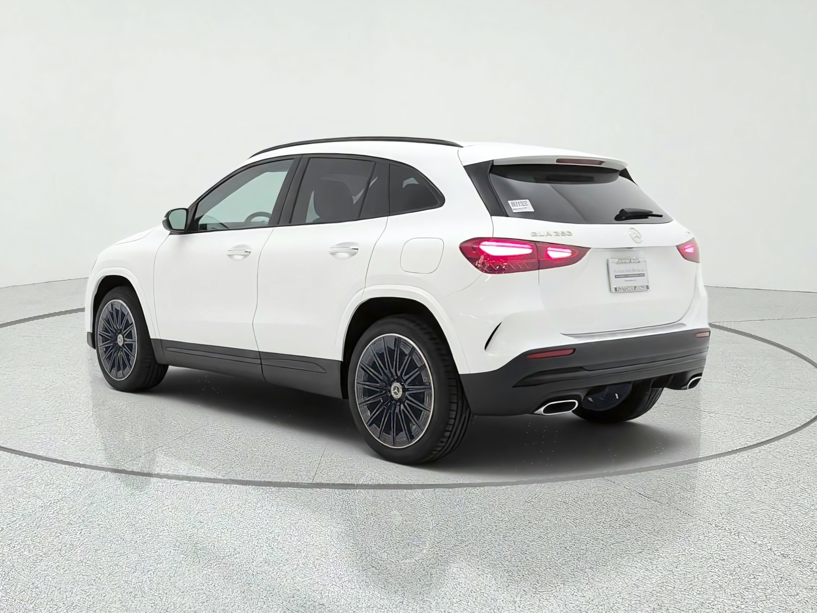 New 2026 Polar White Mercedes-Benz GLA 250 SUV image 7
