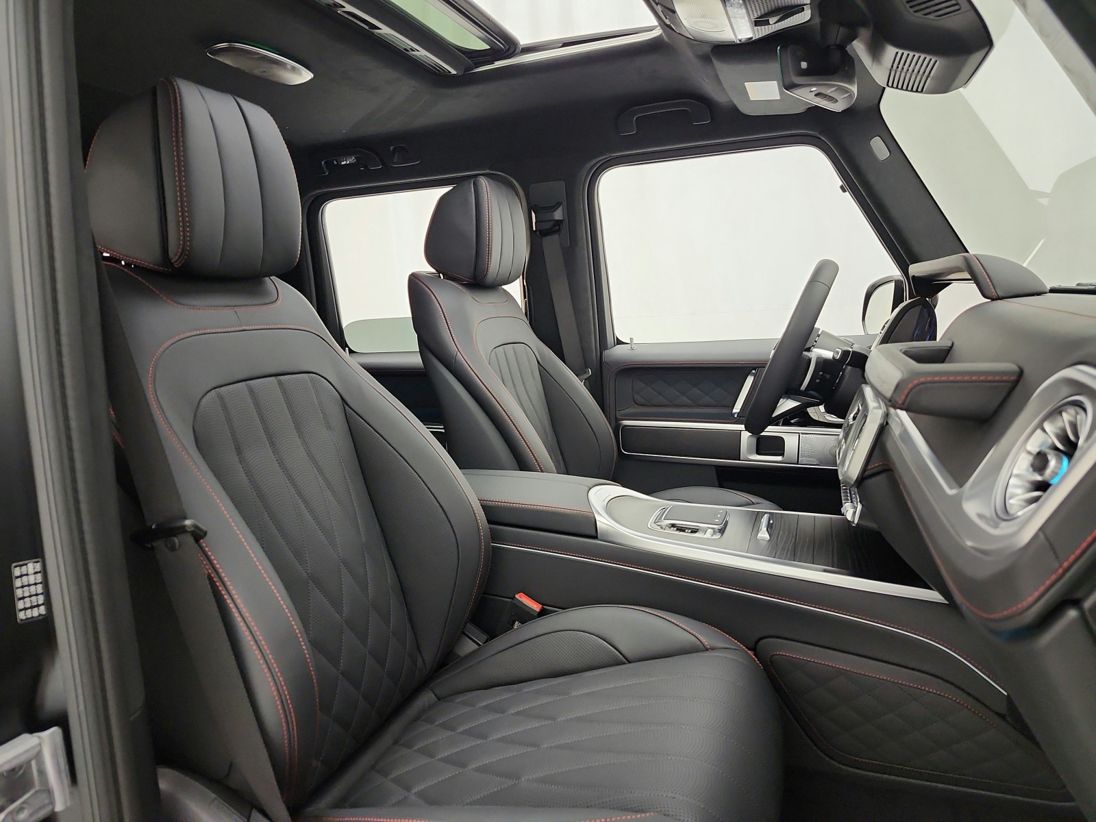 New 2027 MANUFAKTUR Night Black magno Mercedes-Benz G 580e SUV image 15