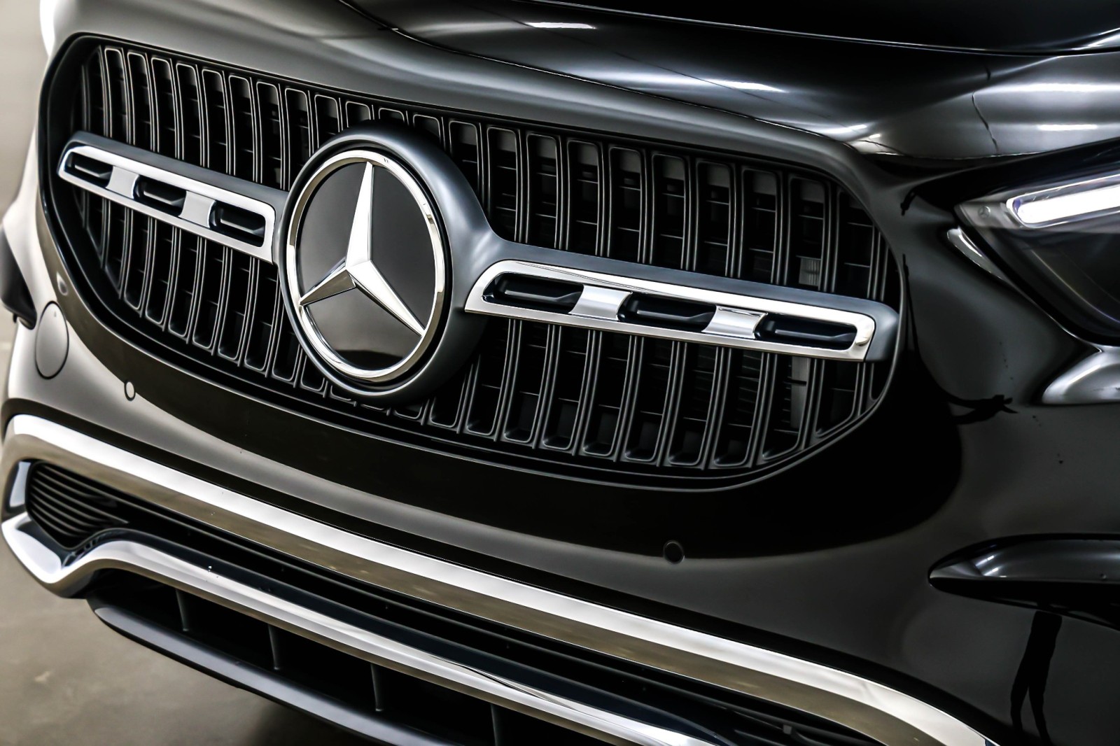 New 2026 Night Black Mercedes-Benz GLA 250 image 13