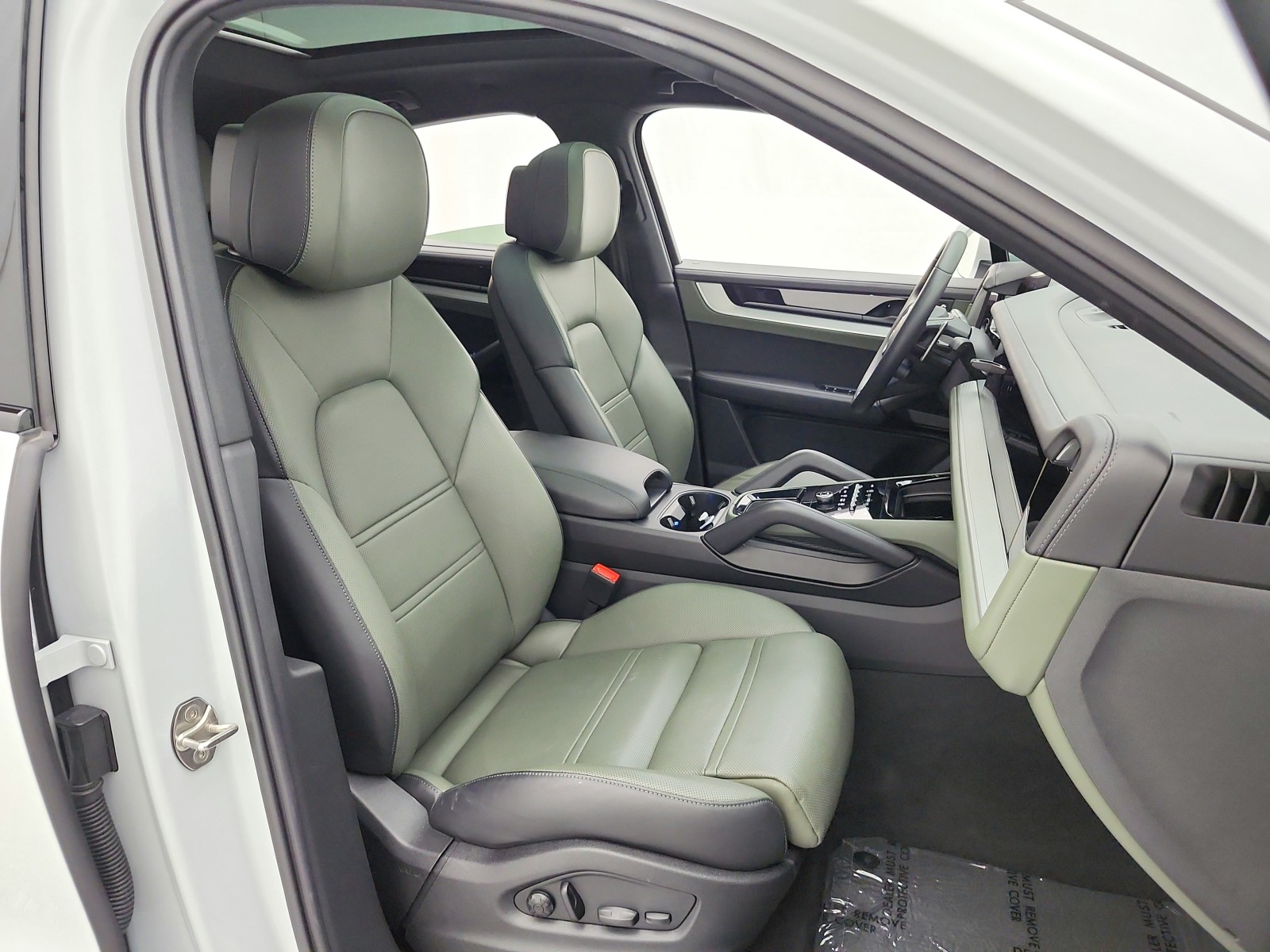 Used 2024 White Porsche Coupe AWD image 30