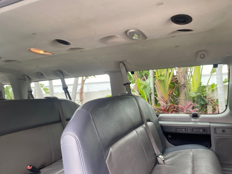 2008 Ford Econoline Wagon XLT 15 PASSENGERS E350 CLEAN in , 