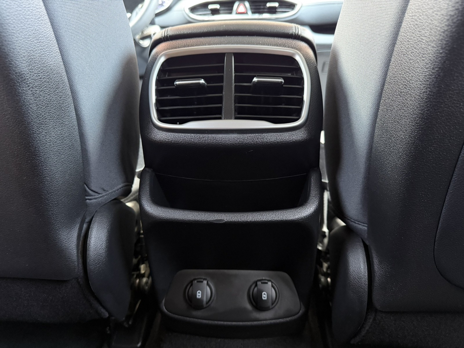 2020 Hyundai Santa Fe - $15,977