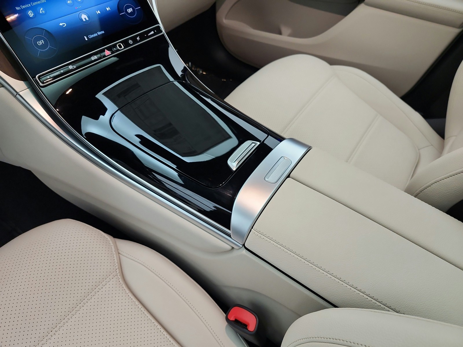 New 2027 Polar White Mercedes-Benz GLC 300 SUV image 10