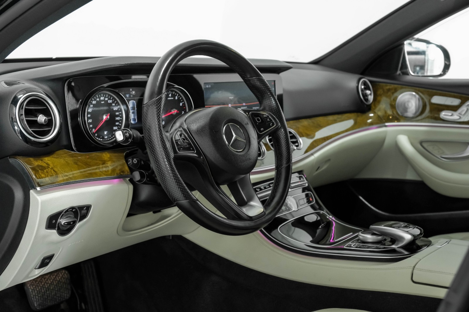 2017 Mercedes-Benz E300 4MATIC SPORT PREMIUM I PKG BLIND SPOT ASSIT NAVIGA 3