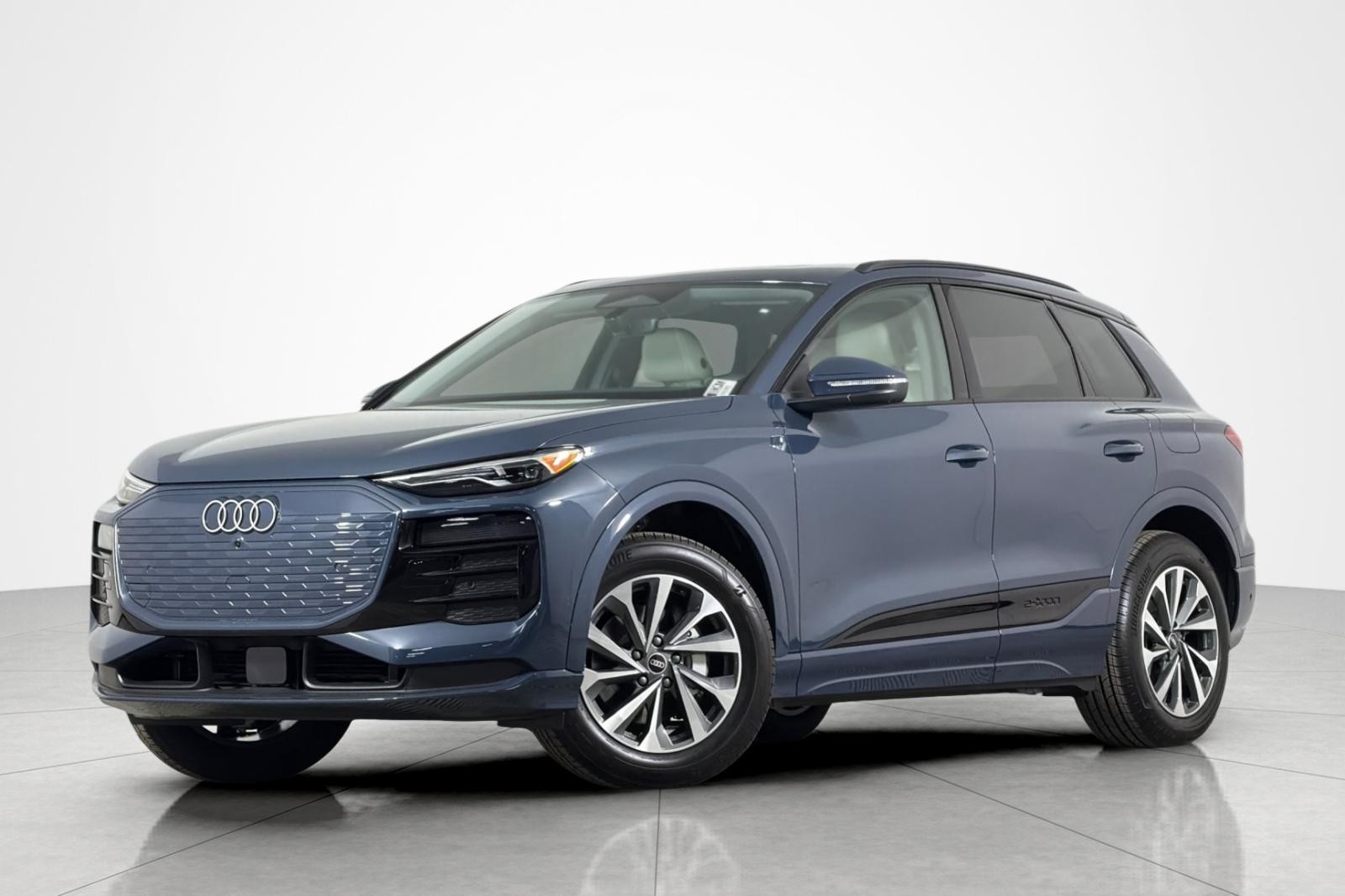 2025 Audi Q6 e-tron Premium quattro