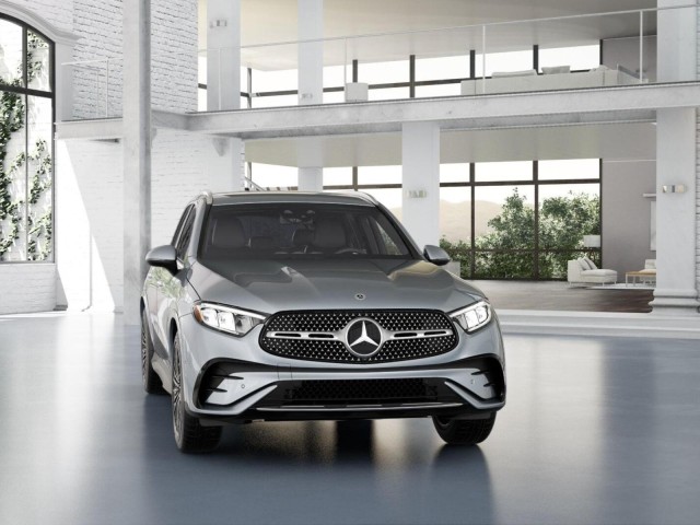 2025 Mercedes-Benz GLC GLC 350e 8