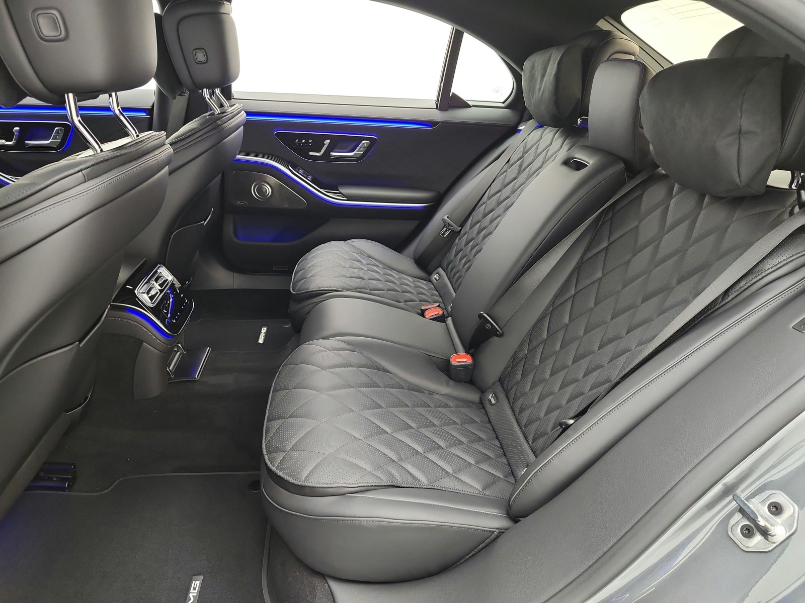 New 2026 Selenite Grey Metallic Mercedes-Benz S 580 image 11