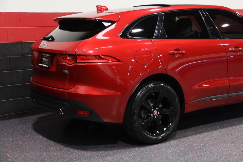 2017 Jaguar F-PACE 35t R-Sport AWD 4dr Suv in , 