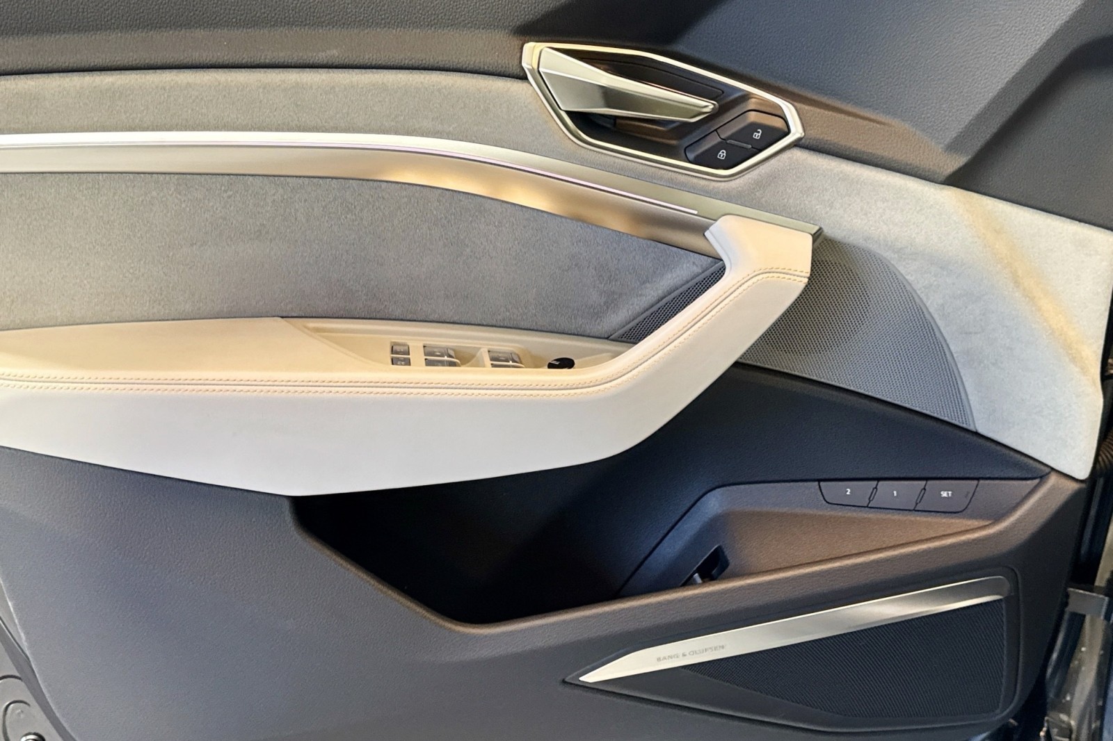 Used 2024 Daytona Gray Pearl Effect Audi Prestige image 17