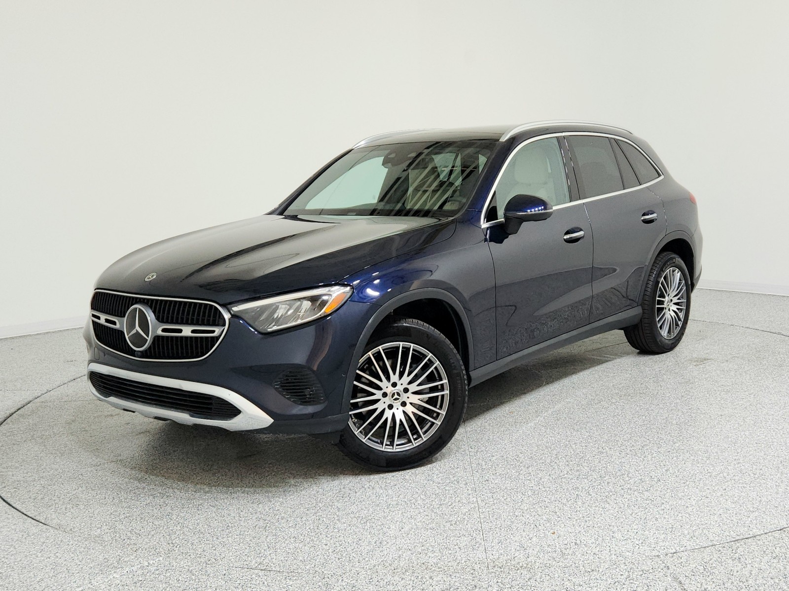2024 Mercedes-Benz GLC GLC300's photo