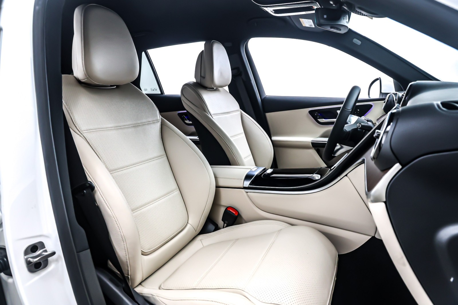 New 2026 Polar White Mercedes-Benz GLC 300 image 7