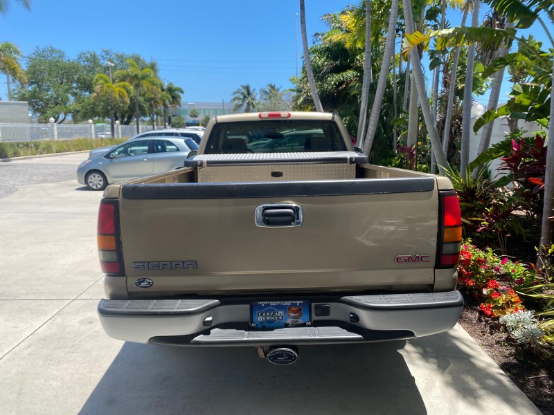 2005 GMC Sierra 1500 LOW MILES 83837 AC NO ACCIDENTS in ,