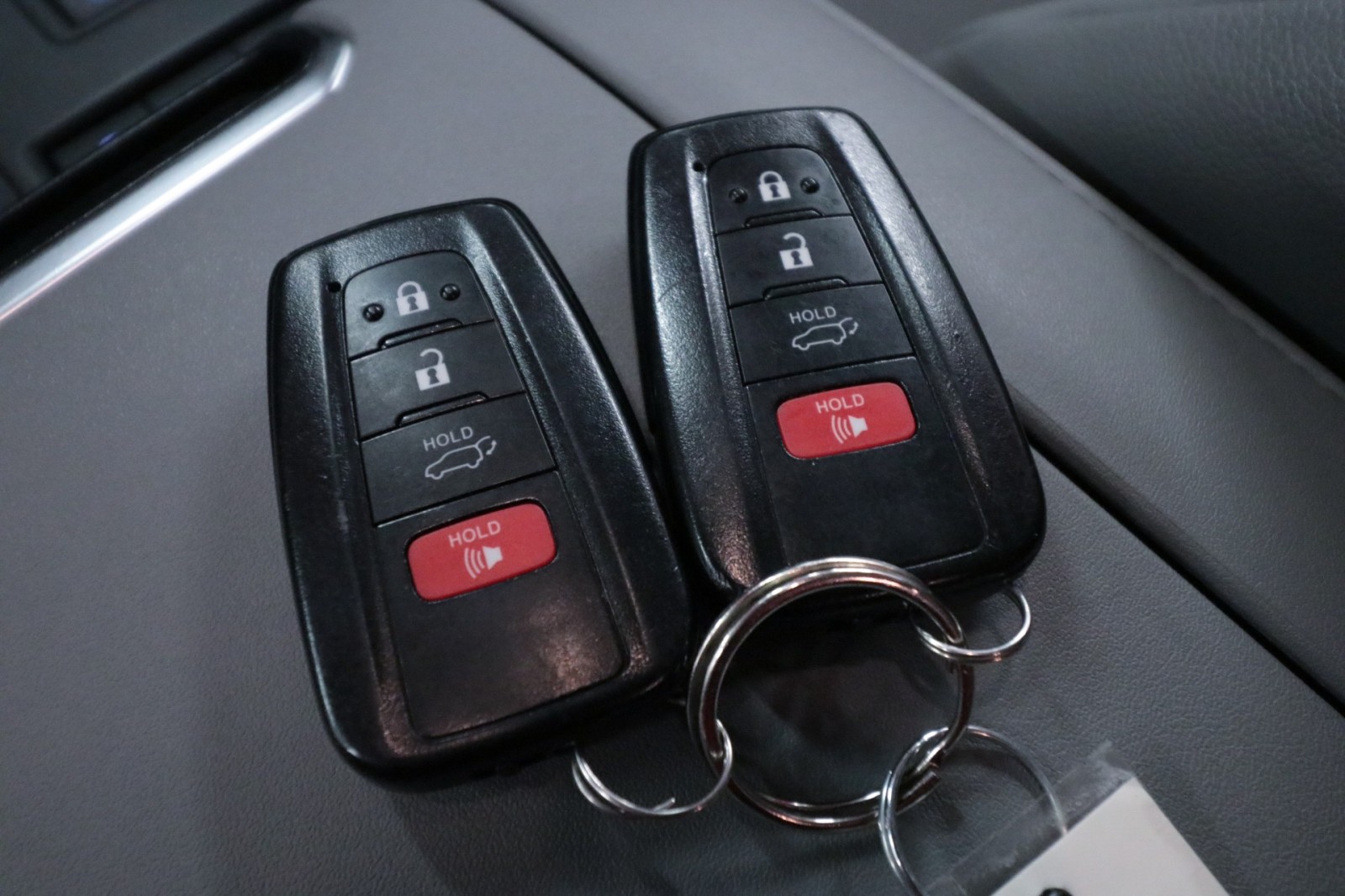 Used Car 2022 Toyota Highlander  Xle For Sale Under $35,000 In Austin, Texas