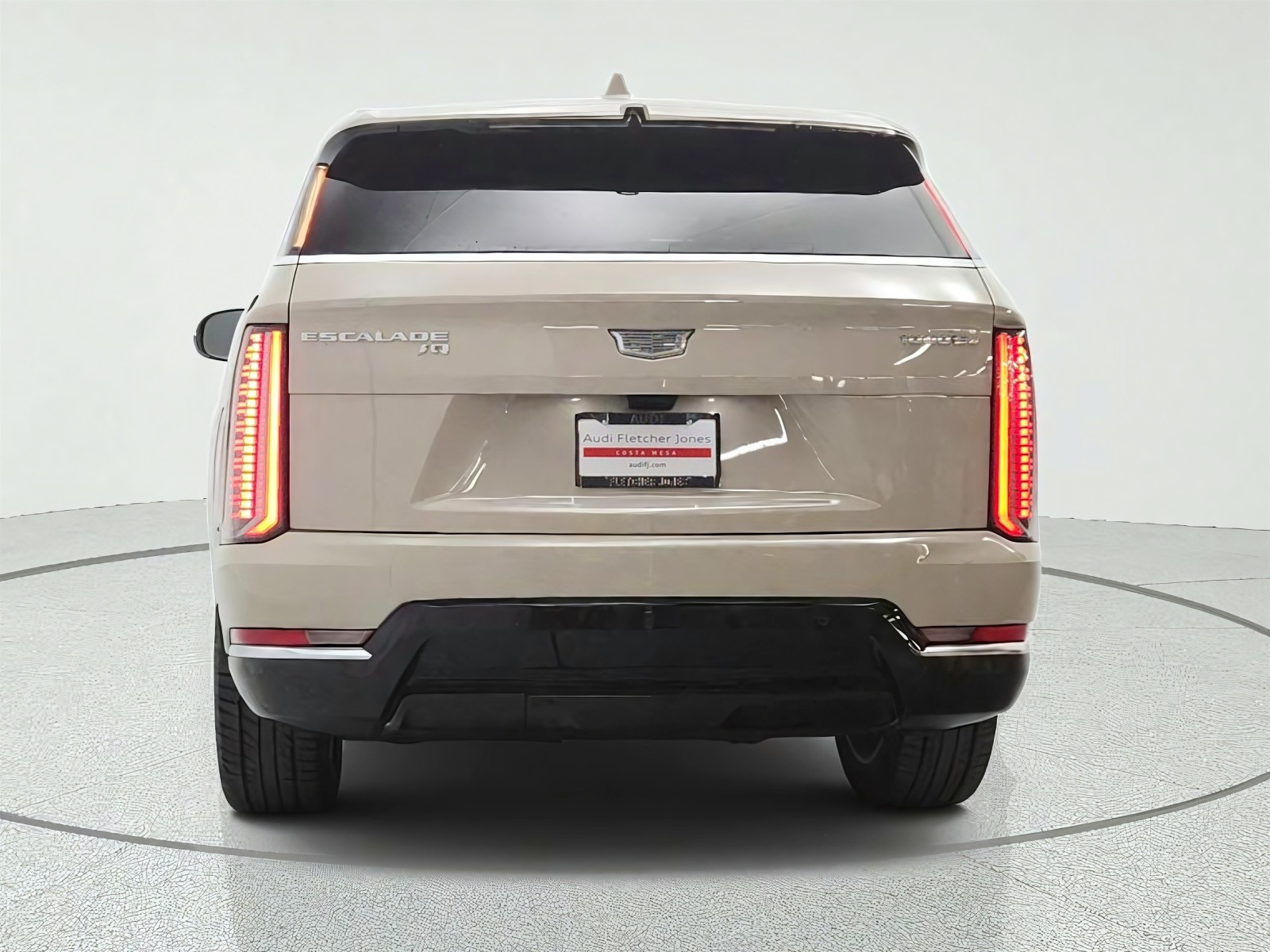 Used 2026 Sandstone Cadillac Premium Luxury image 6