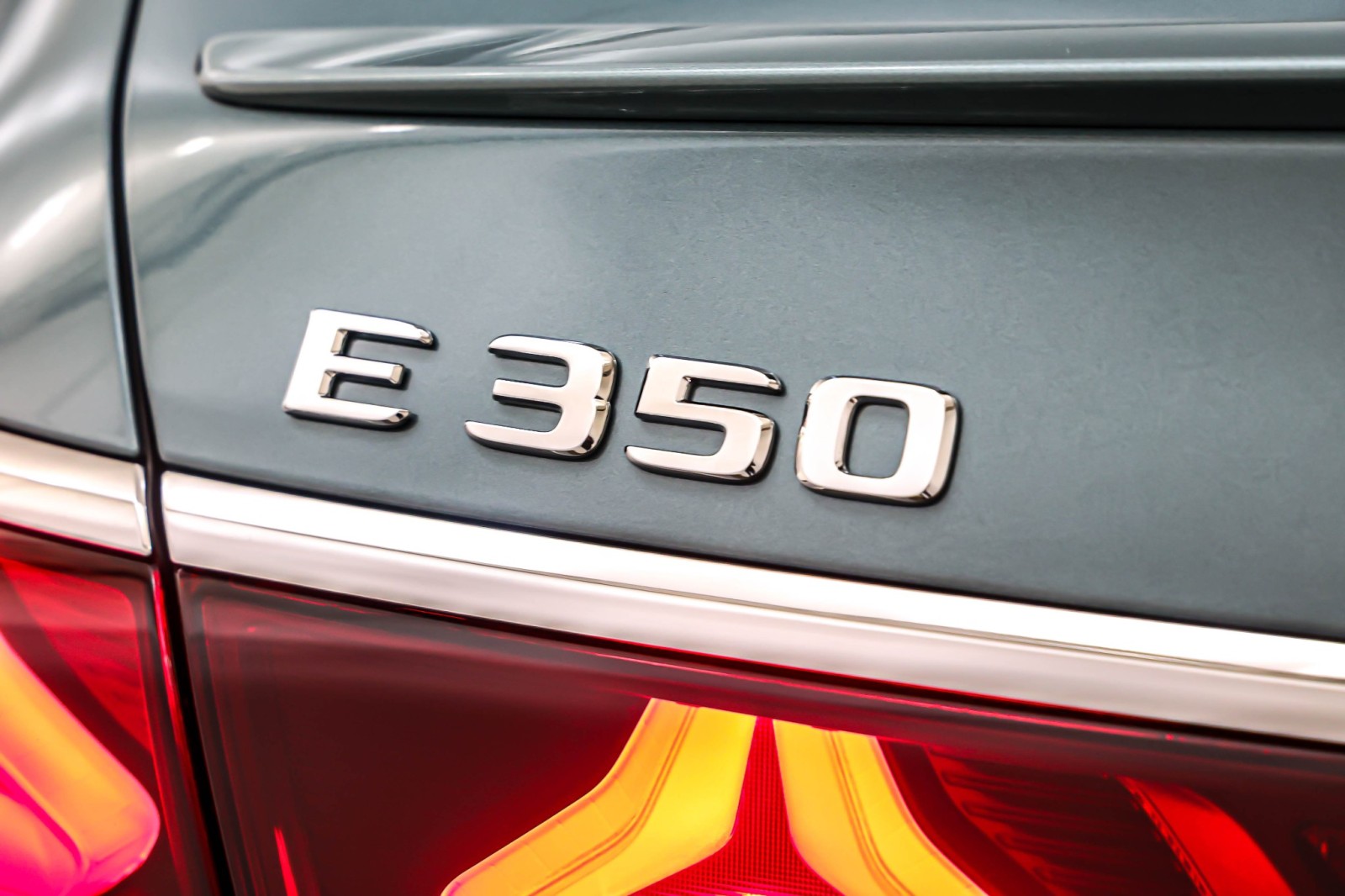 New 2026 Verde Silver Metallic Mercedes-Benz E 350 image 9