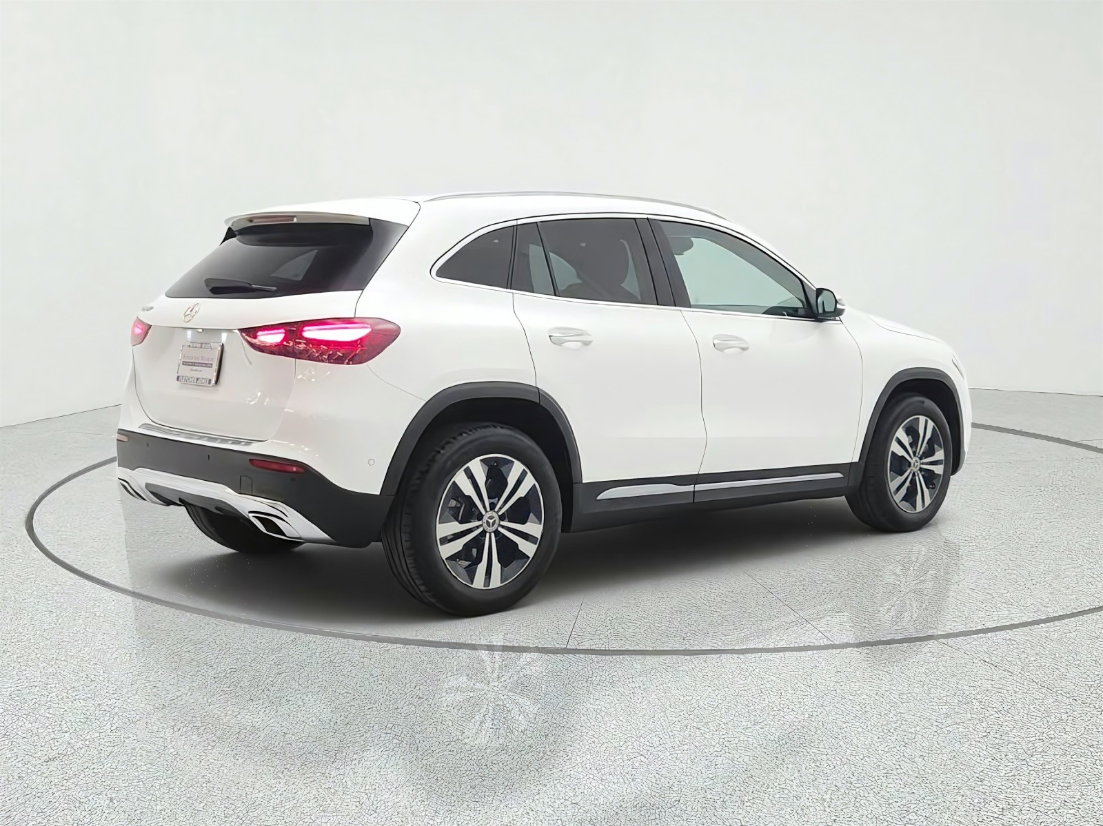 Used 2024 Polar White Mercedes-Benz GLA 250 SUV image 5