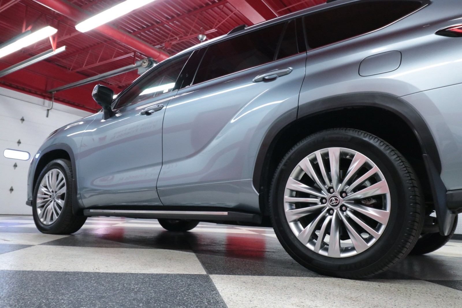 Used Car 2023 Toyota Highlander  Platinum For Sale Under $40,000 In Austin, Texas