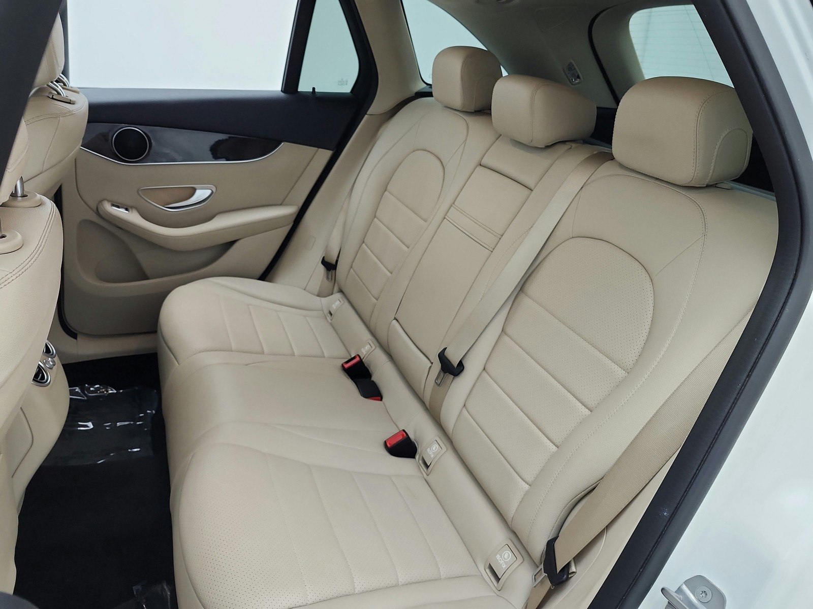 Used 2020 Polar White Mercedes-Benz GLC 300 4MATIC® SUV image 15