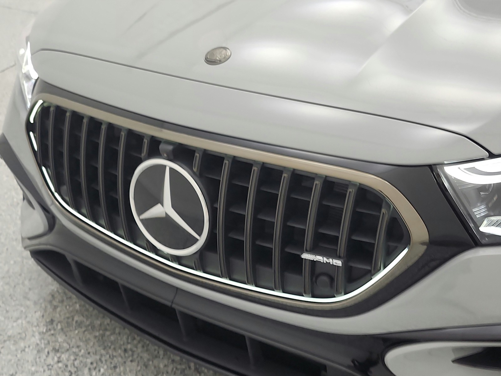 New 2026 MANUFAKTUR Alpine Grey Mercedes-Benz AMG® E 53 E image 13