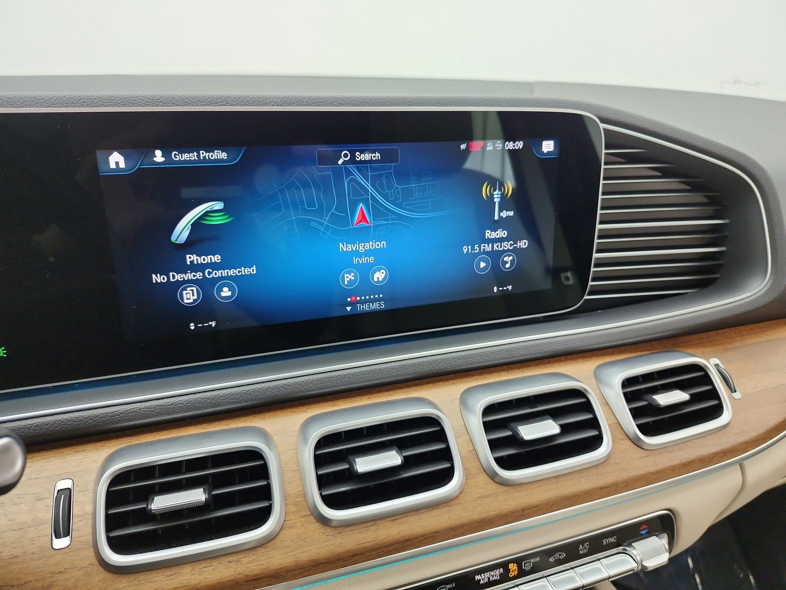 Used 2023 Polar White Mercedes-Benz GLE 350 SUV image 10