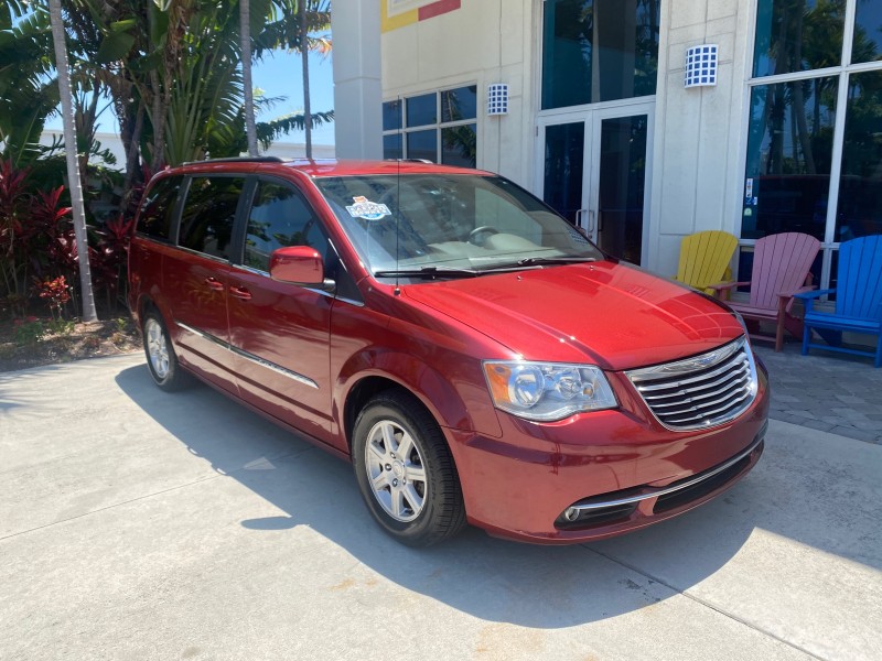 2012 Chrysler Town & Country 1 OWNER LOW MILES 58.411 in , 