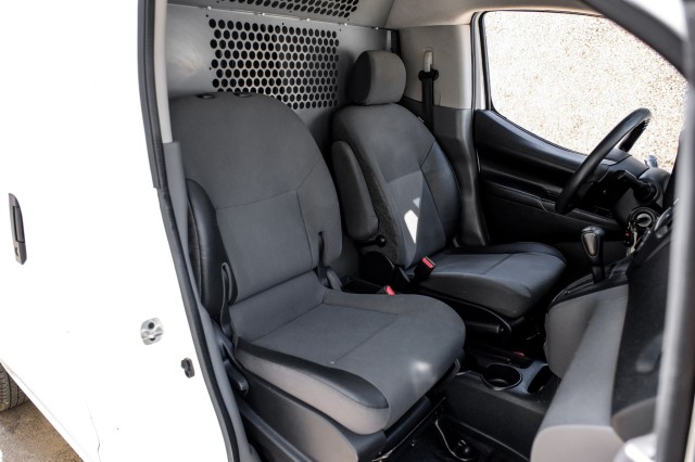 2018 Nissan NV200 Compact Cargo SV 34