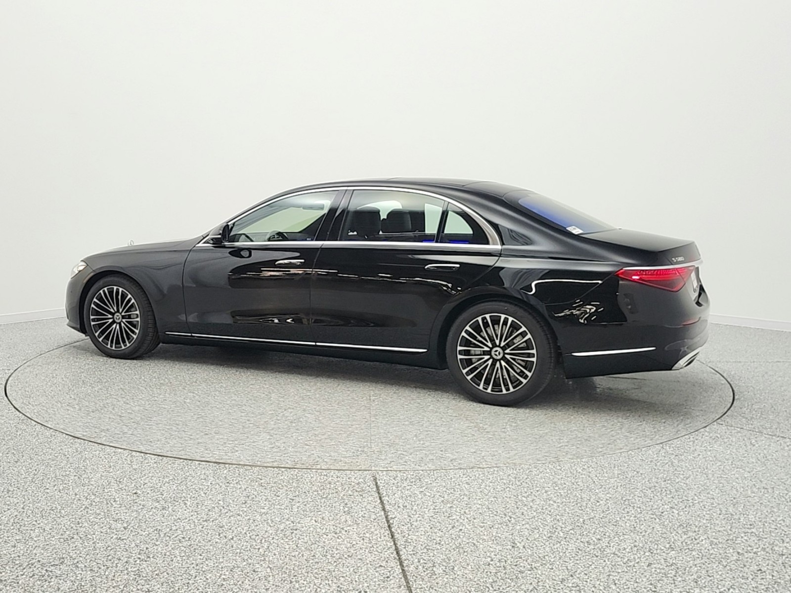 New 2026 Obsidian Black Metallic Mercedes-Benz S 580 image 8