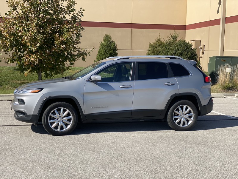 2016 Jeep Cherokee Limited in CHESTERFIELD, Missouri