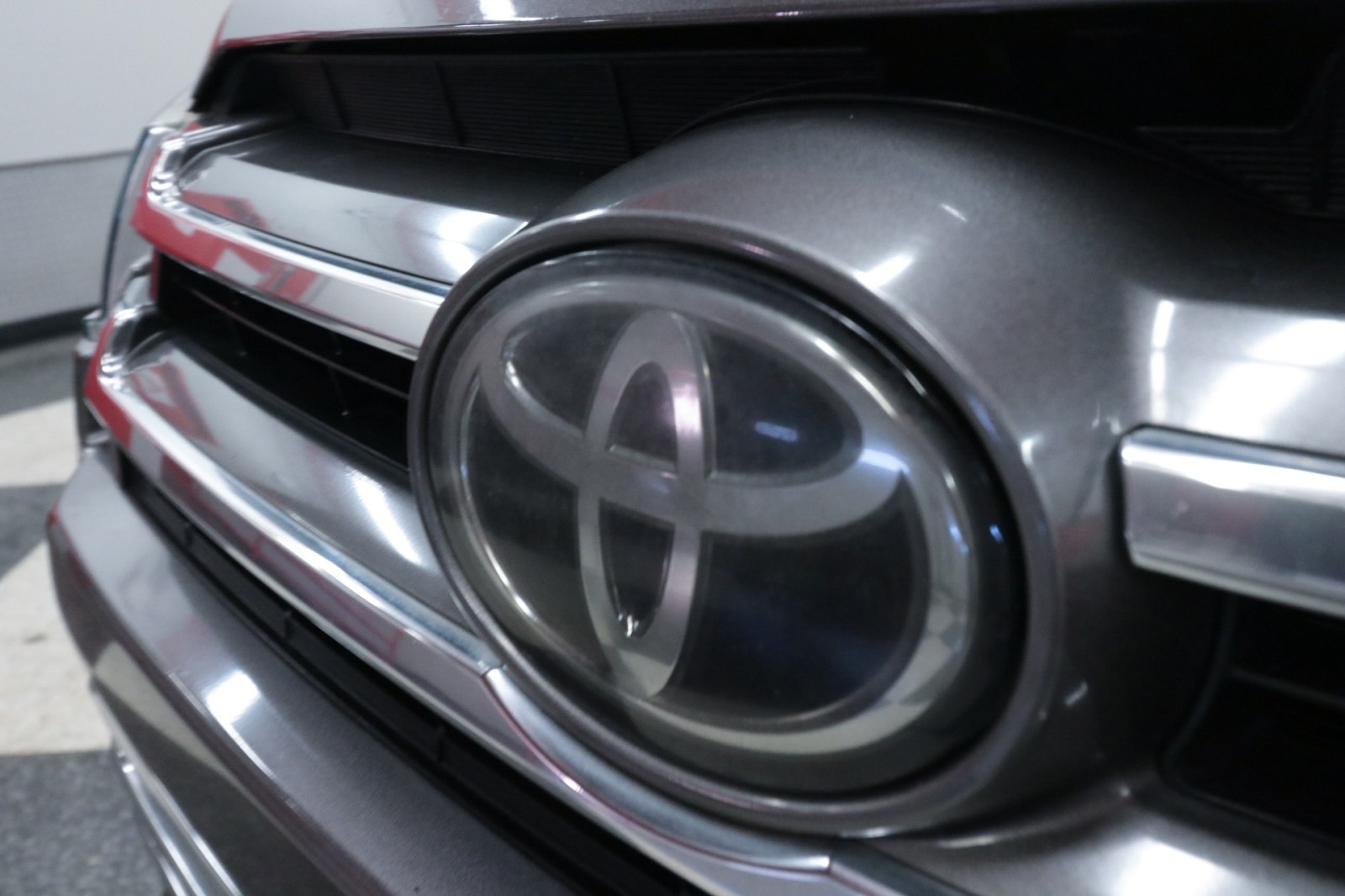 Used Car 2019 Toyota Highlander  Limited Platinum For Sale Under $30,000 In Austin, Texas