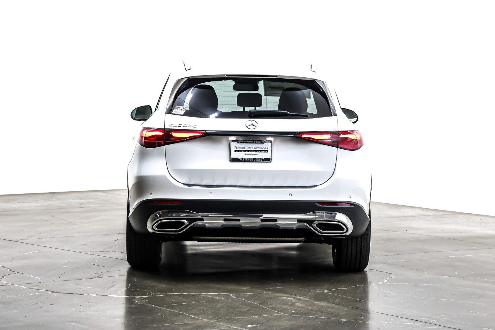 New 2026 Polar White Mercedes-Benz GLC 300 image 3