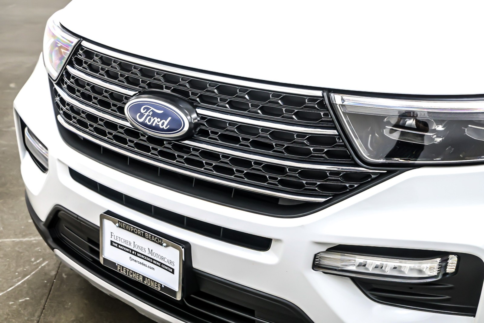 Used 2023 Oxford White Ford XLT RWD image 13